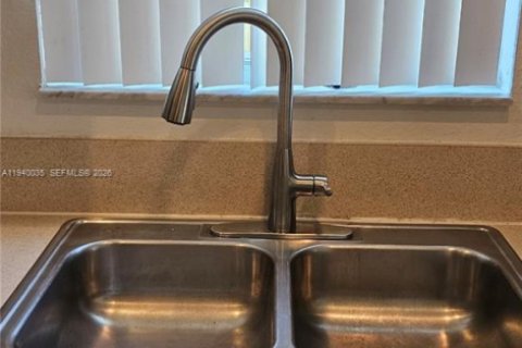 Villa ou maison à louer à Homestead, Floride: 3 chambres, 149.57 m2 № 1997327 - photo 20