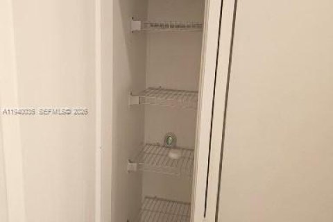 Villa ou maison à louer à Homestead, Floride: 3 chambres, 149.57 m2 № 1997327 - photo 25