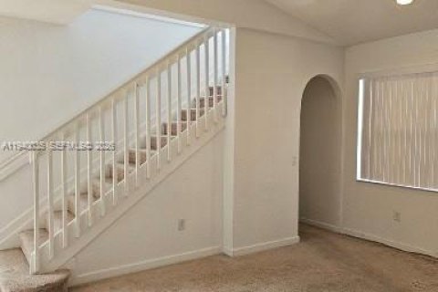 Villa ou maison à louer à Homestead, Floride: 3 chambres, 149.57 m2 № 1997327 - photo 8