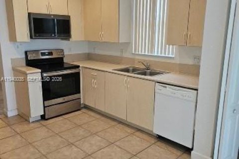 Villa ou maison à louer à Homestead, Floride: 3 chambres, 149.57 m2 № 1997327 - photo 15