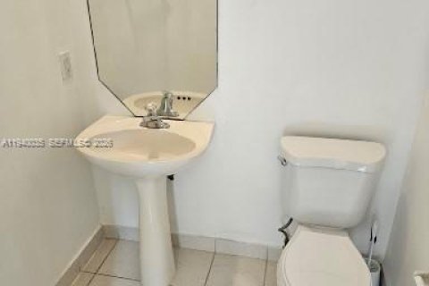 Villa ou maison à louer à Homestead, Floride: 3 chambres, 149.57 m2 № 1997327 - photo 4