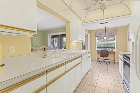 Купить кондоминиум в Сарасота, Флорида 7 комнат, 102.1м2, № 1904852 - фото 14