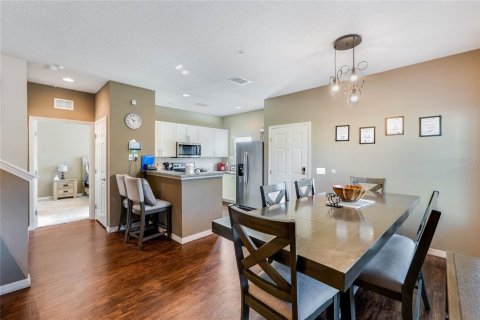 Townhouse in Kissimmee, Florida 4 bedrooms, 157.38 sq.m. № 1513446 - photo 10