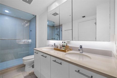 Снять в аренду кондоминиум в Майами, Флорида 2 спальни, 142.6м2, № 1930165 - фото 11