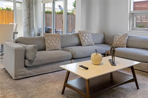 Снять в аренду кондоминиум в Майами, Флорида 2 спальни, 142.6м2, № 1930165 - фото 23