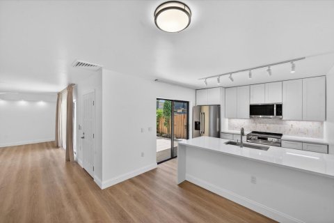 Touwnhouse à vendre à West Palm Beach, Floride: 2 chambres, 114.83 m2 № 2077890 - photo 7