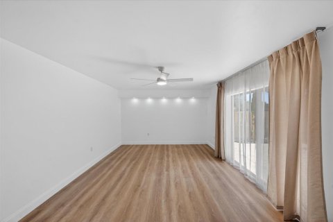 Touwnhouse à vendre à West Palm Beach, Floride: 2 chambres, 114.83 m2 № 2077890 - photo 8