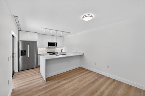 Touwnhouse à vendre à West Palm Beach, Floride: 2 chambres, 114.83 m2 № 2077890 - photo 4