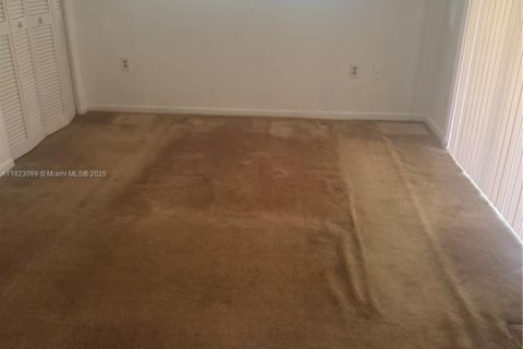 Townhouse in Miami, Florida 2 bedrooms, 84.36 sq.m. № 1787232 - photo 11