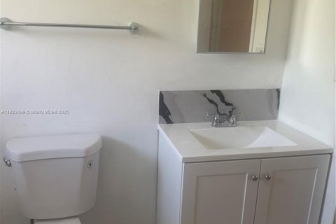 Townhouse in Miami, Florida 2 bedrooms, 84.36 sq.m. № 1787232 - photo 12