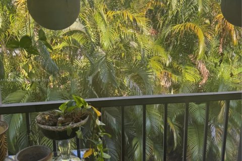 Townhouse in Miami, Florida 2 bedrooms, 84.36 sq.m. № 1787232 - photo 1