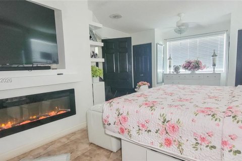 Casa en venta en Miami, Florida, 5 dormitorios, 192.68 m2 № 2003751 - foto 14