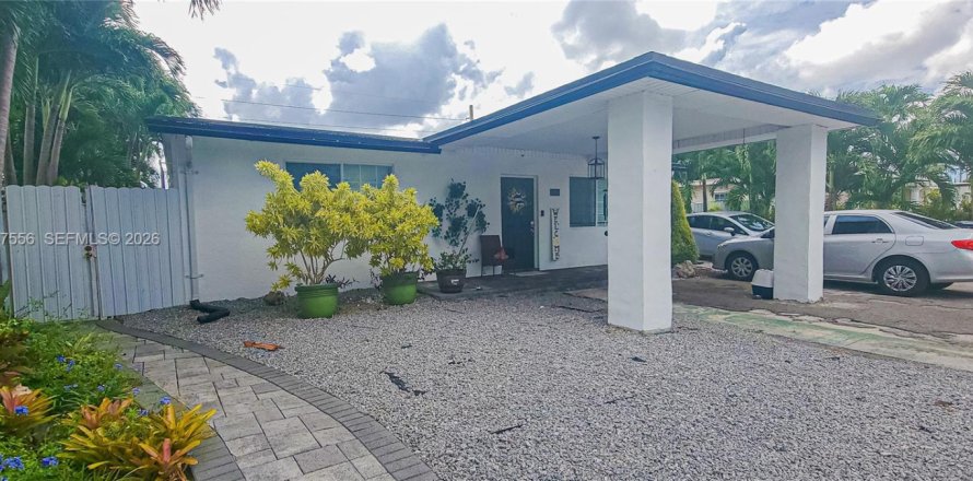 Casa en Miami, Florida 5 dormitorios, 192.68 m2 № 2003751