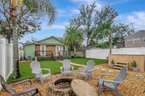 House in Saint Petersburg, Florida 3 bedrooms, 120.96 sq.m. № 1793551 - photo 29