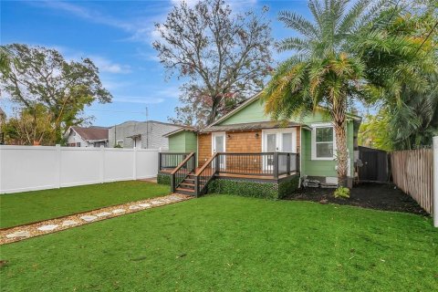 House in Saint Petersburg, Florida 3 bedrooms, 120.96 sq.m. № 1793551 - photo 30