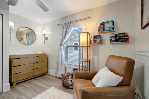 House in Saint Petersburg, Florida 3 bedrooms, 120.96 sq.m. № 1793551 - photo 16