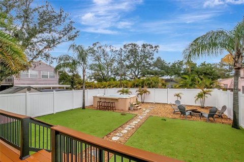 House in Saint Petersburg, Florida 3 bedrooms, 120.96 sq.m. № 1793551 - photo 27