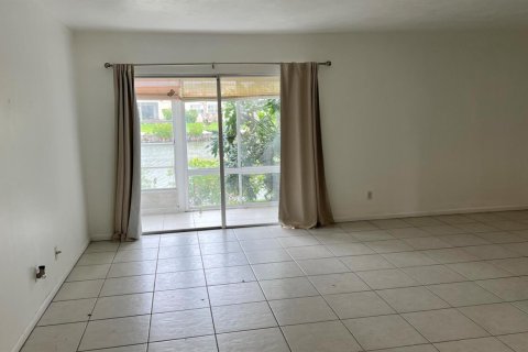 Condo in Vero Beach, Florida, 2 bedrooms № 2178055 - photo 4