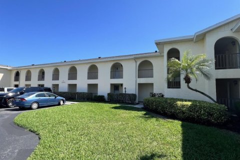 Condominio en Vero Beach, Florida, 2 dormitorios  № 2178055