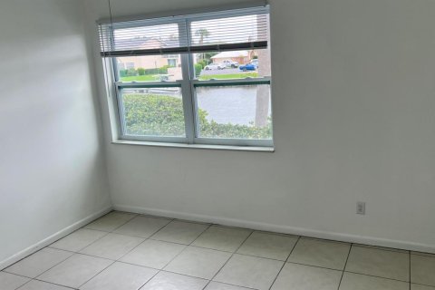 Condo in Vero Beach, Florida, 2 bedrooms № 2178055 - photo 2