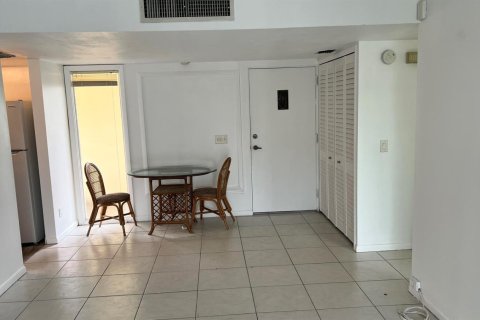 Condo in Vero Beach, Florida, 2 bedrooms № 2178055 - photo 5