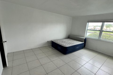Condo in Vero Beach, Florida, 2 bedrooms № 2178055 - photo 3