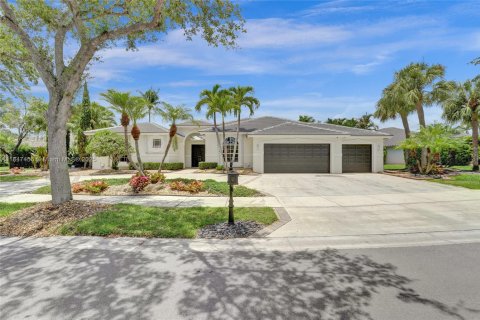 House in Weston, Florida 5 bedrooms, 282.89 sq.m. № 1847767 - photo 1
