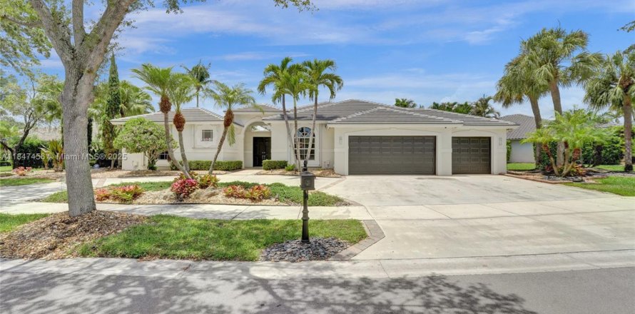 House in Weston, Florida 5 bedrooms, 282.89 sq.m. № 1847767