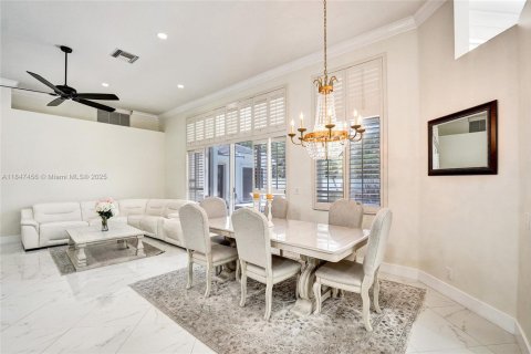 House in Weston, Florida 5 bedrooms, 282.89 sq.m. № 1847767 - photo 17