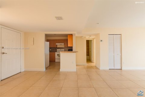 Copropriété à louer à Miami, Floride: 2 chambres, 97.55 m2 № 1927952 - photo 13