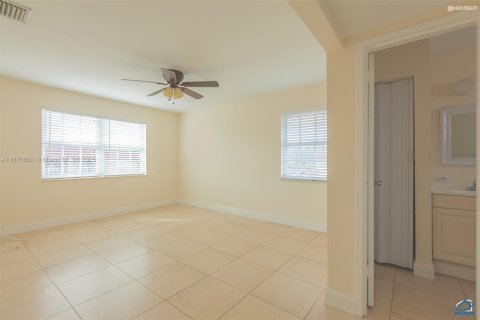 Copropriété à louer à Miami, Floride: 2 chambres, 97.55 m2 № 1927952 - photo 6