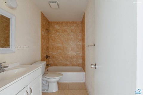Copropriété à louer à Miami, Floride: 2 chambres, 97.55 m2 № 1927952 - photo 12