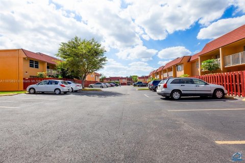 Copropriété à louer à Miami, Floride: 2 chambres, 97.55 m2 № 1927952 - photo 17