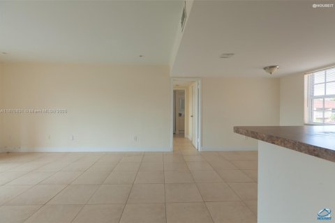 Copropriété à louer à Miami, Floride: 2 chambres, 97.55 m2 № 1927952 - photo 10