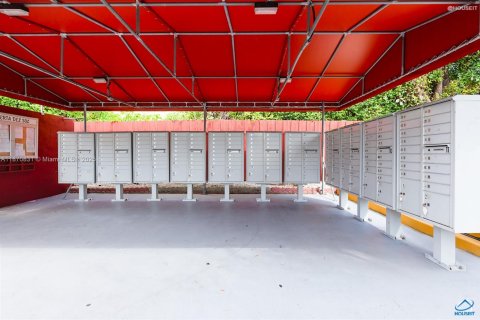 Copropriété à louer à Miami, Floride: 2 chambres, 97.55 m2 № 1927952 - photo 16