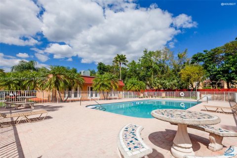 Copropriété à louer à Miami, Floride: 2 chambres, 97.55 m2 № 1927952 - photo 18