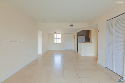 Copropriété à louer à Miami, Floride: 2 chambres, 97.55 m2 № 1927952 - photo 9