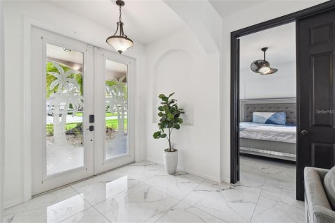 Villa ou maison à vendre à Land O' Lakes, Floride: 6 chambres, 339.19 m2 № 2356270 - photo 5