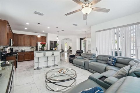 Villa ou maison à vendre à Land O' Lakes, Floride: 6 chambres, 339.19 m2 № 2356270 - photo 15