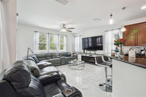 Villa ou maison à vendre à Land O' Lakes, Floride: 6 chambres, 339.19 m2 № 2356270 - photo 14