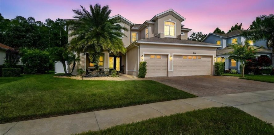 Villa ou maison à Land O' Lakes, Floride 6 chambres, 339.19 m2 № 2356270