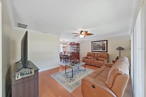 House in Dunedin, Florida 4 bedrooms, 188.5 sq.m. № 2157191 - photo 17