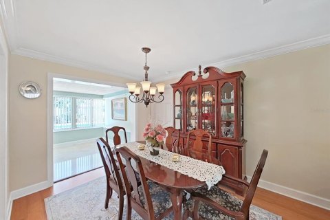 House in Dunedin, Florida 4 bedrooms, 188.5 sq.m. № 2157191 - photo 20
