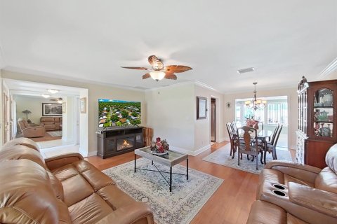 House in Dunedin, Florida 4 bedrooms, 188.5 sq.m. № 2157191 - photo 19