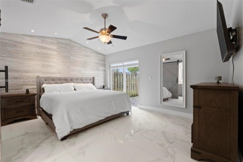 House in Miami, Florida 3 bedrooms, 135.08 sq.m. № 1891372 - photo 17