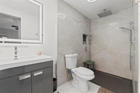 House in Miami, Florida 3 bedrooms, 135.08 sq.m. № 1891372 - photo 20
