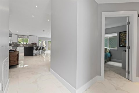 House in Miami, Florida 3 bedrooms, 135.08 sq.m. № 1891372 - photo 16