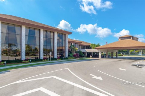 Condominio en venta en Pembroke Pines, Florida, 1 dormitorio, 63.64 m2 № 1443569 - foto 30