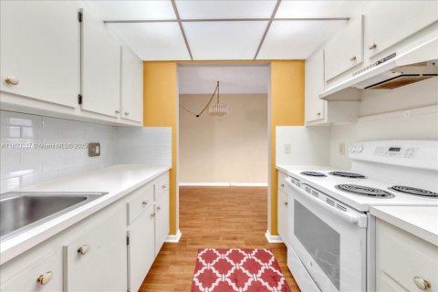 Condominio en venta en Pembroke Pines, Florida, 1 dormitorio, 63.64 m2 № 1443569 - foto 14