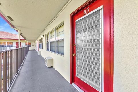 Condominio en venta en Pembroke Pines, Florida, 1 dormitorio, 63.64 m2 № 1443569 - foto 3